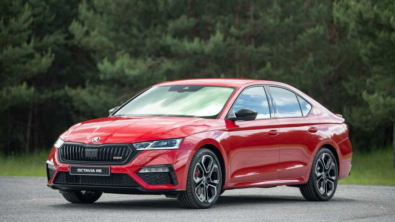 2021-skoda-octavia-rs.jpg