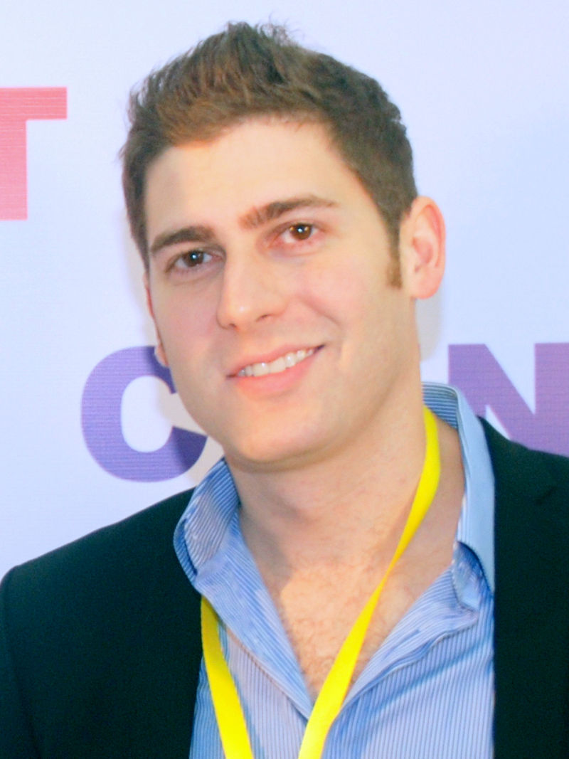 800px-Eduardo_Saverin_CHINICT.jpeg