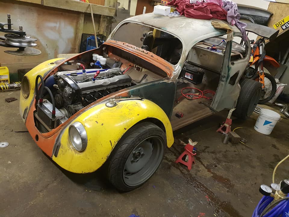 Custom-VW-Beetle-with-a-RB25DET-inline-six-01.jpg