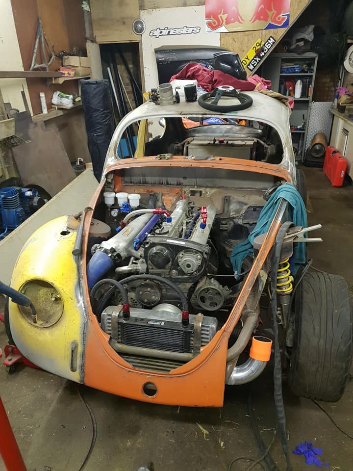 Custom-VW-Beetle-with-a-RB25DET-inline-six-02.jpg