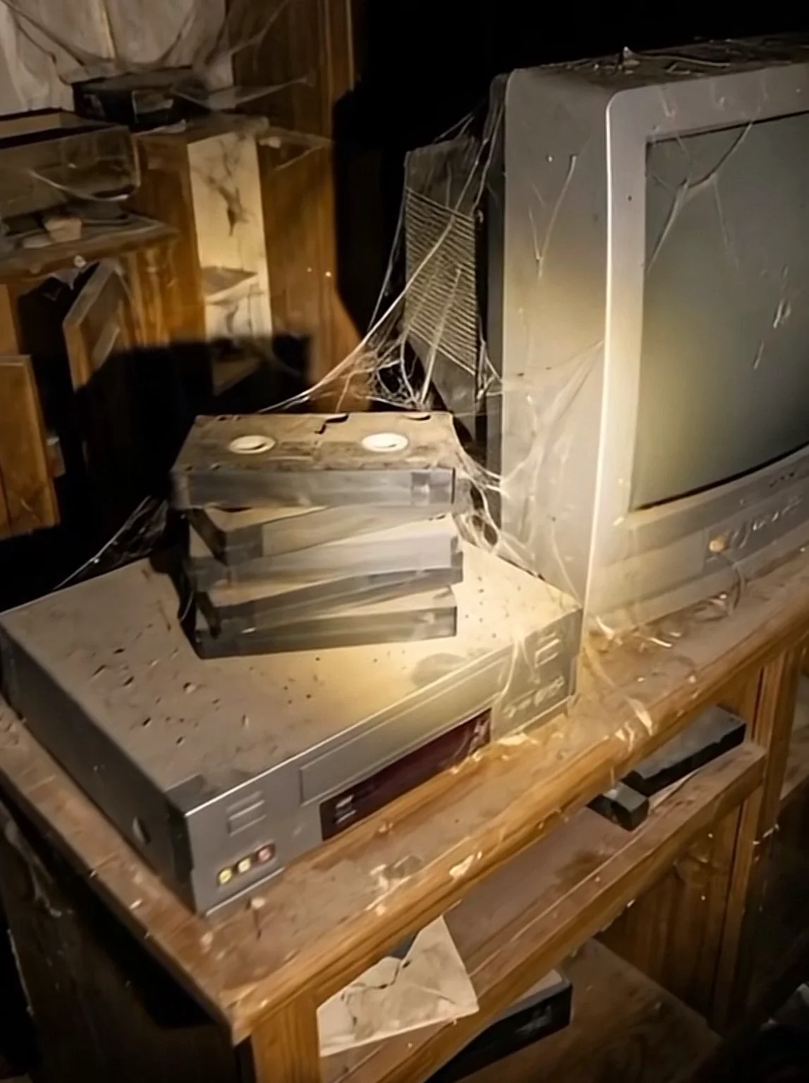 G9_26KSXUAArm9K.webp