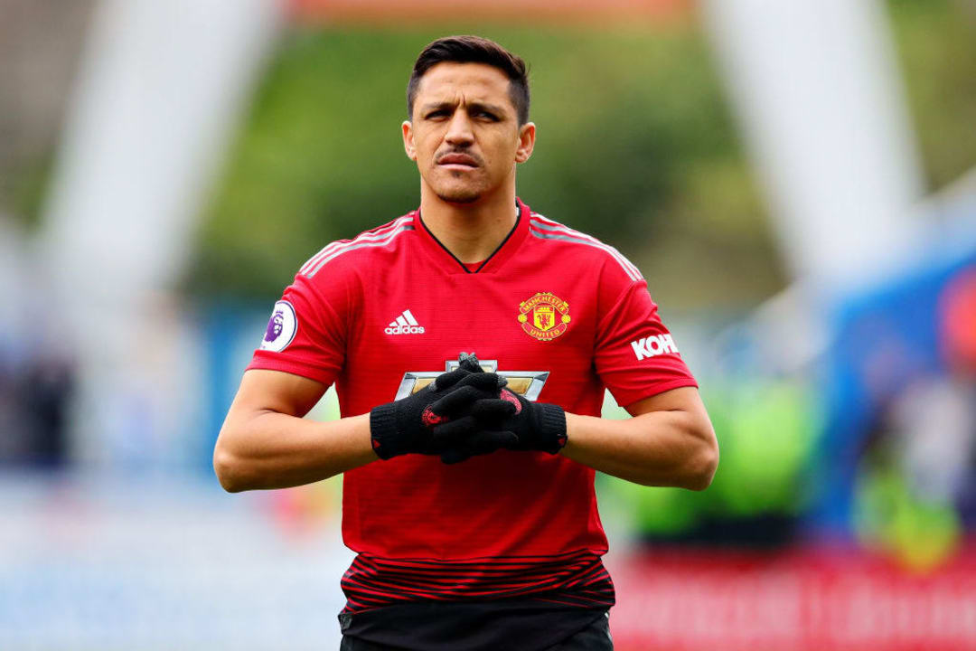 shape_cover_sport_Huddersfield-Town-v-Manchester-United---Premier-Le-0b0d5fb063e8db9e42ceaf86b...jpg