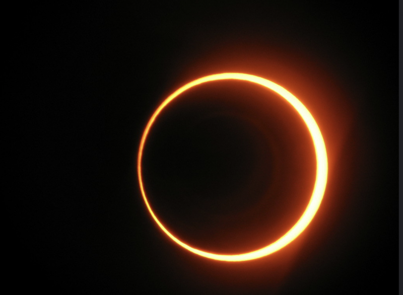 ecilpse-annular-oct3-2005-Abel-Pardo-Lopez-800x586.png