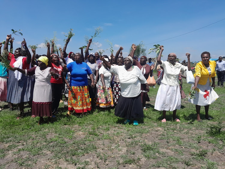 Some of the aggrieved residents of Gikumari village in Ruiru, Kiambu County during the protests on Monday.