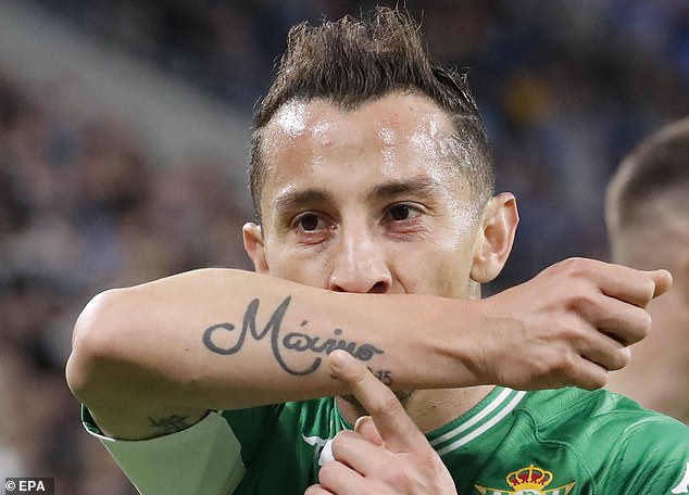 Andres Guardado scored what proved to be the winner after 41 minutes following a dramatic first-half